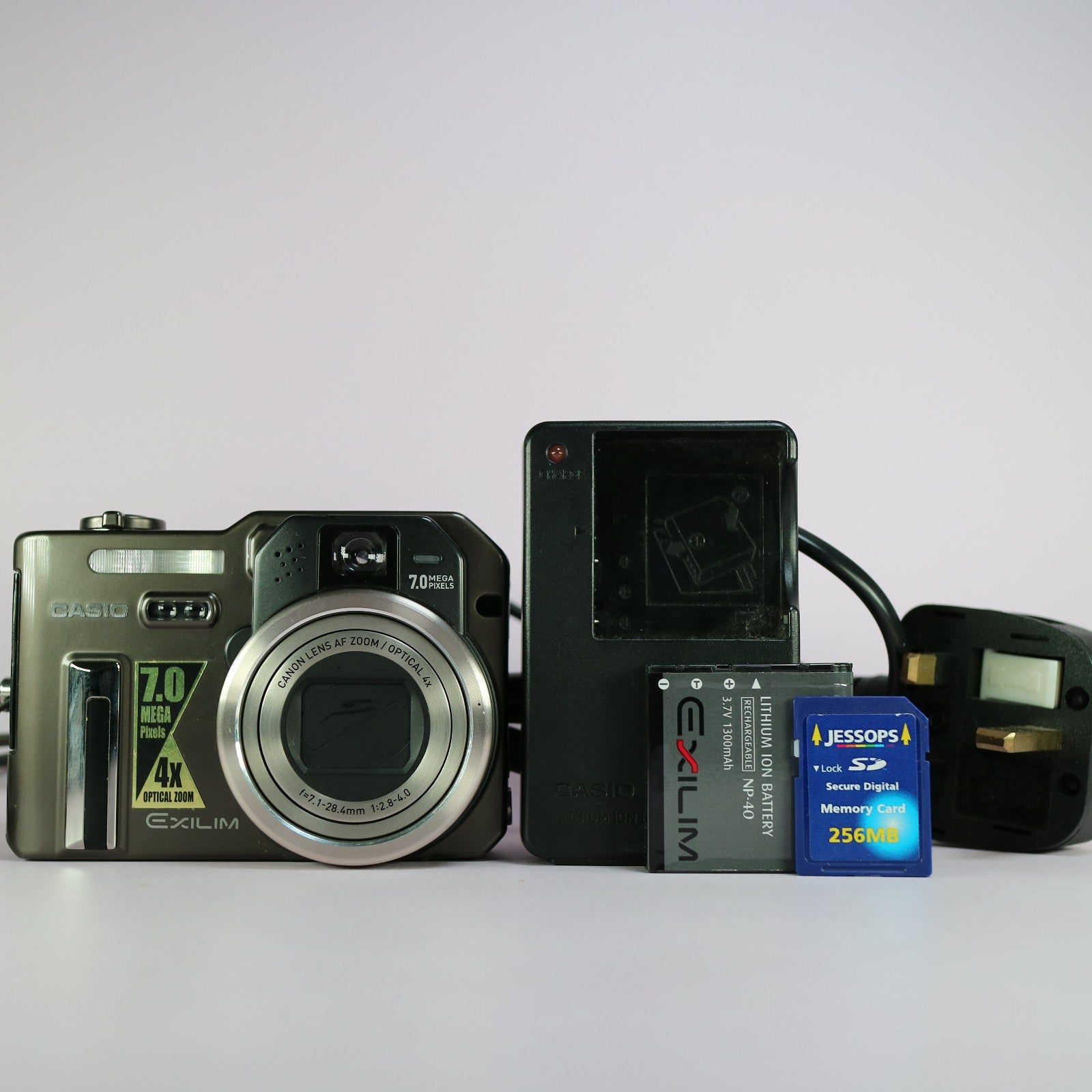 Casio Digital Camera Exilim EX-P700 7.0MP Grey Tested Full Working