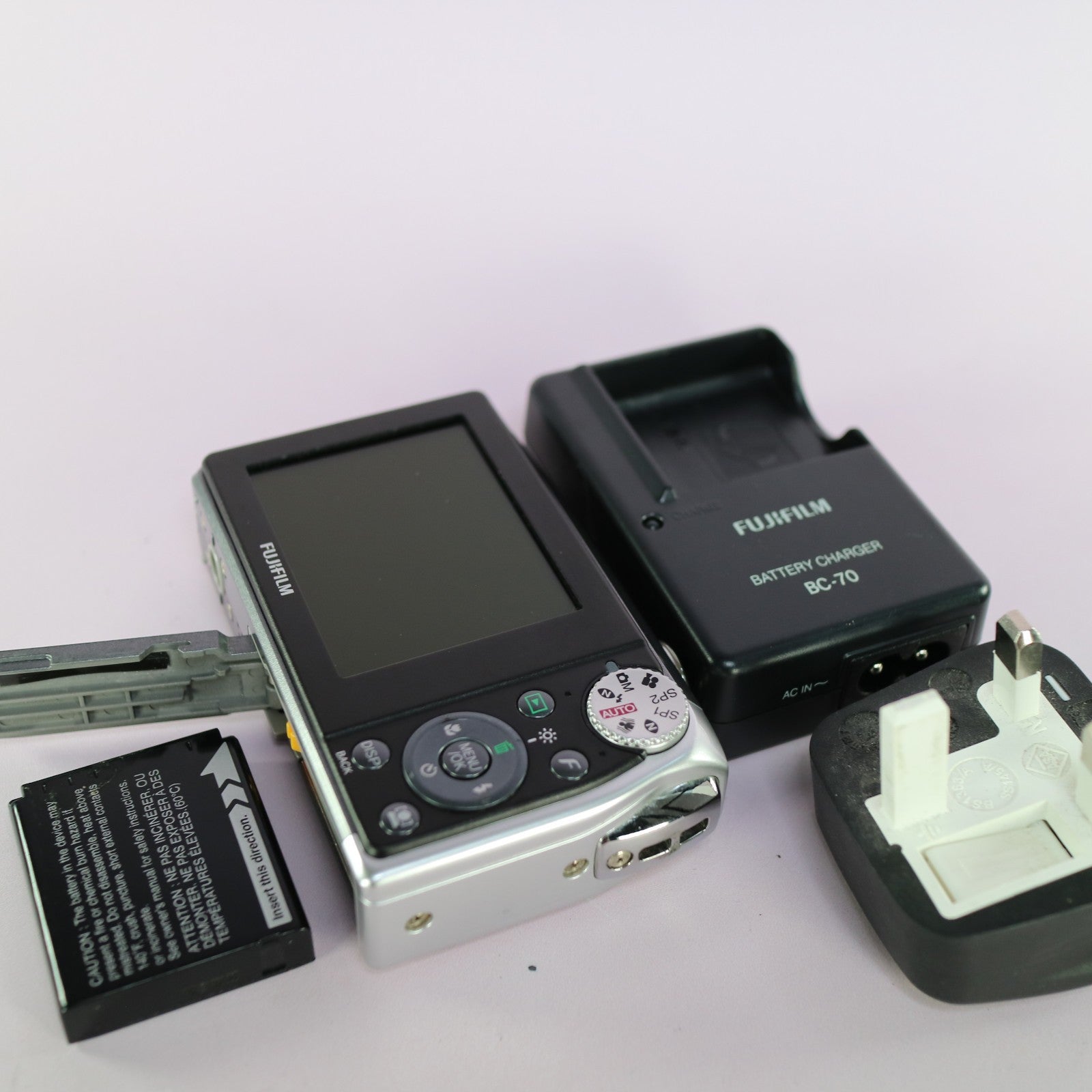 Fujifilm Digital Camera FinePix F40fd 8.3MP Silver Tested