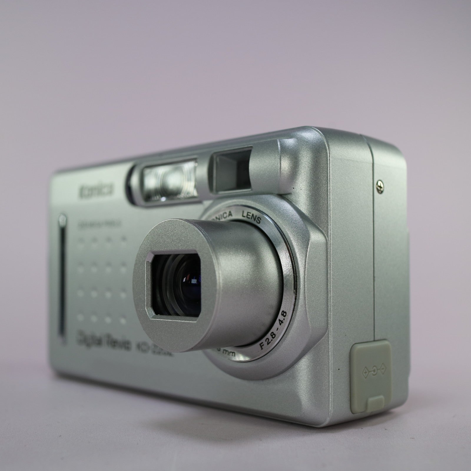 Konica Digital Camera Revio KD-220Z 2.0MP Silver Tested