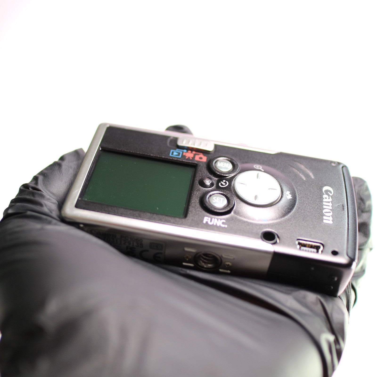 Canon Digital Camera IXUS i Powershot SD10 4.0MP Black Tested