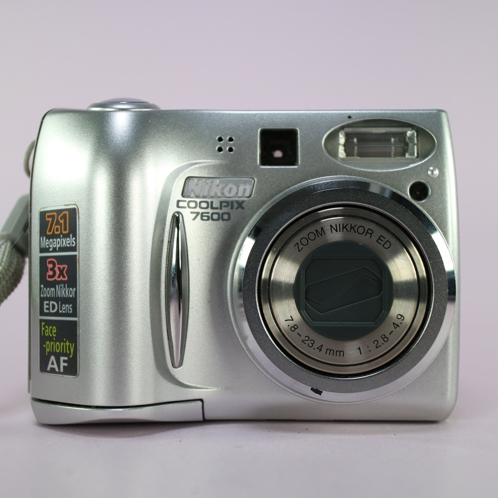 Nikon Digital Camera Coolpix 7600 7.1MP Silver Tested