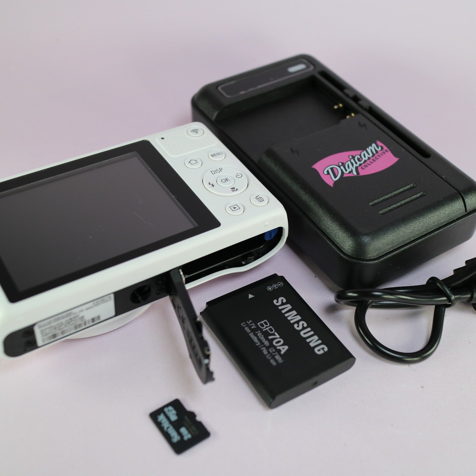 Samsung WiFi Digital Camera WB35F 16.2MP White Tested Full Working Set