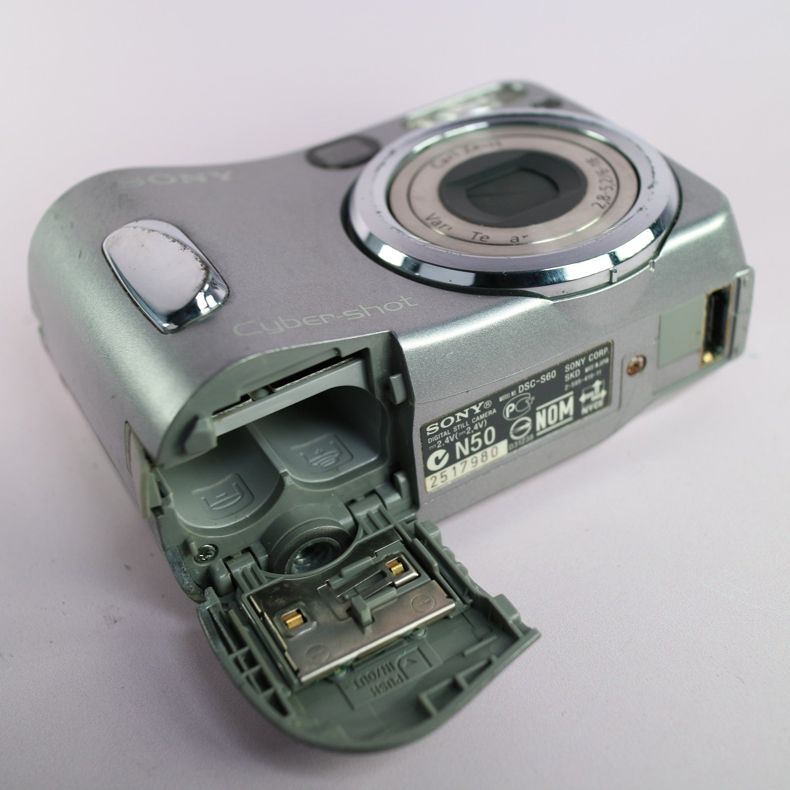 Sony Digital Camera Cybershot DSC-S60 4.1MP Silver Tested