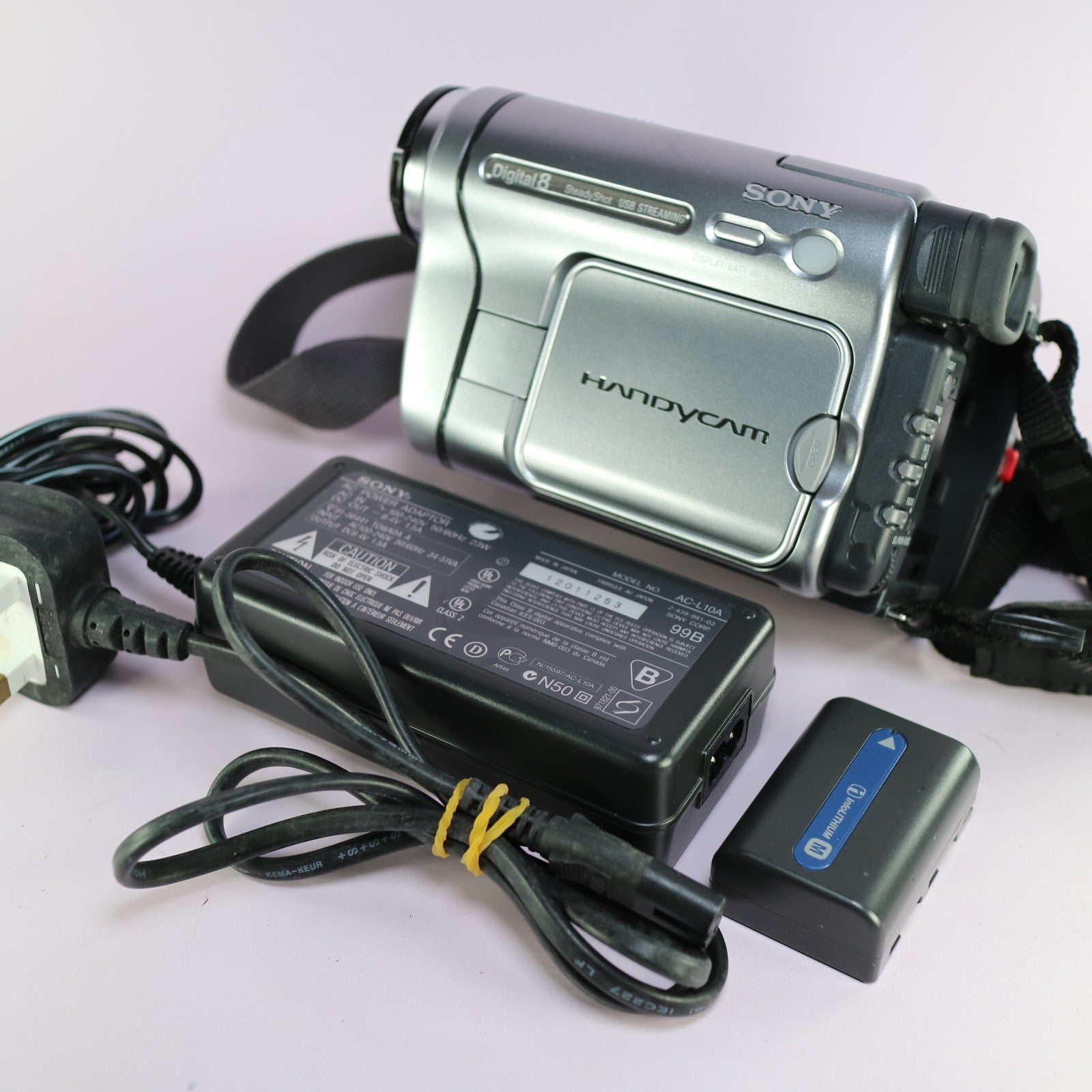 Sony Handycam DCR-TRV285E Handheld Digital8 8mm Camcorder Silver Tested Full Set