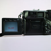 Nikon Digital Camera Coolpix 5000 5.1MP Flip Screen Black Tested Full Set