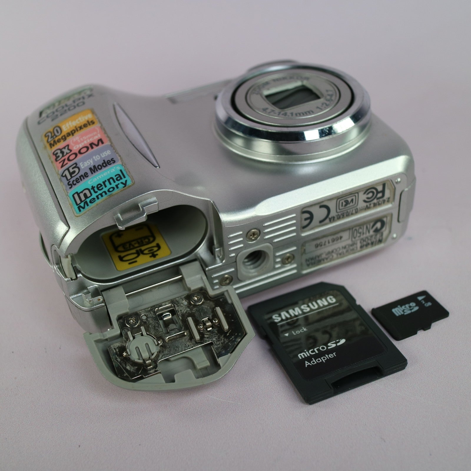 Nikon Digital Camera Coolpix 2200 2.0MP Silver Tested