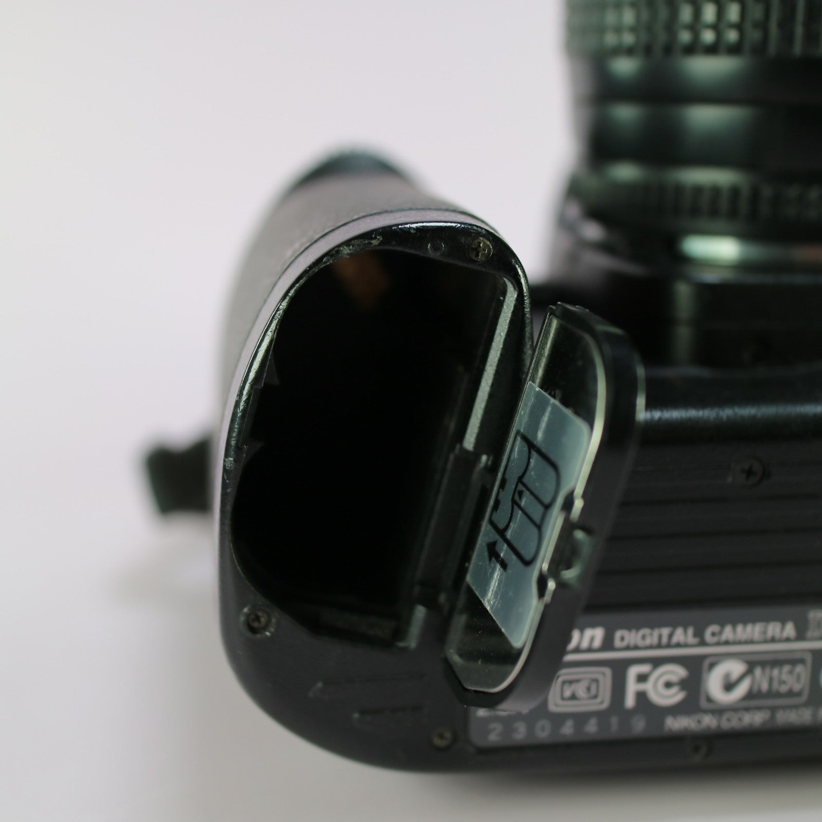 Nikon DSLR D100 6.1MP Black w/ Nikkor 28-80mm f/3.5-5.6D Tested