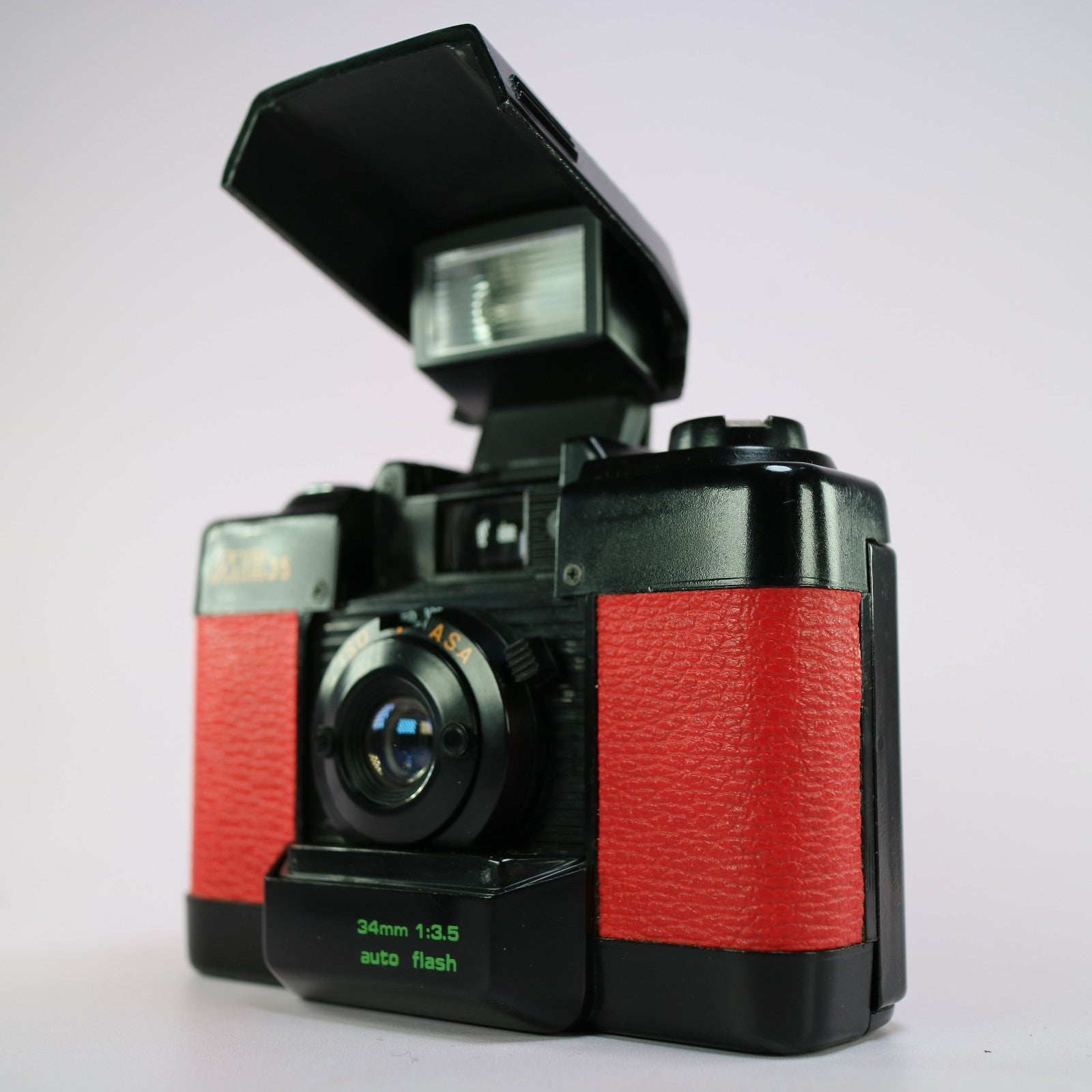 Lotus ME35 35mm Film Point and Shoot Camera Red Tested