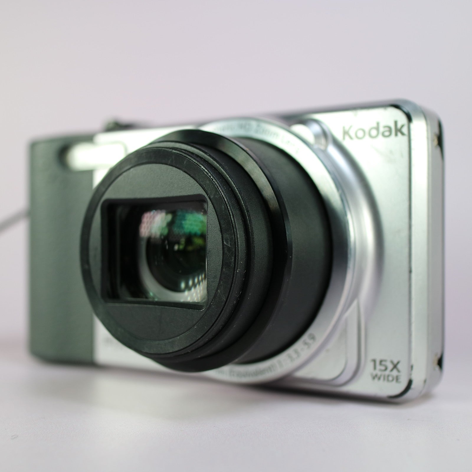 Kodak Digital Camera PixPro FZ151 16.1MP Silver Tested Full Working Set