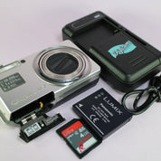 Ricoh Digital Camera Caplio R7 8.2MP Silver Tested Full Working Set