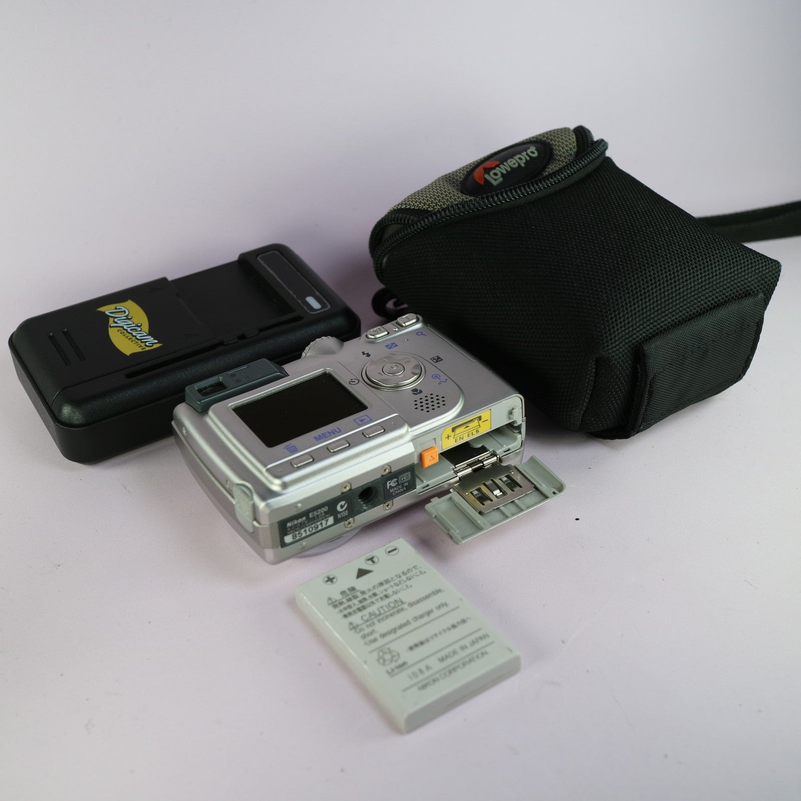 Nikon Digital Camera Coolpix 5200 5.1MP Silver Tested