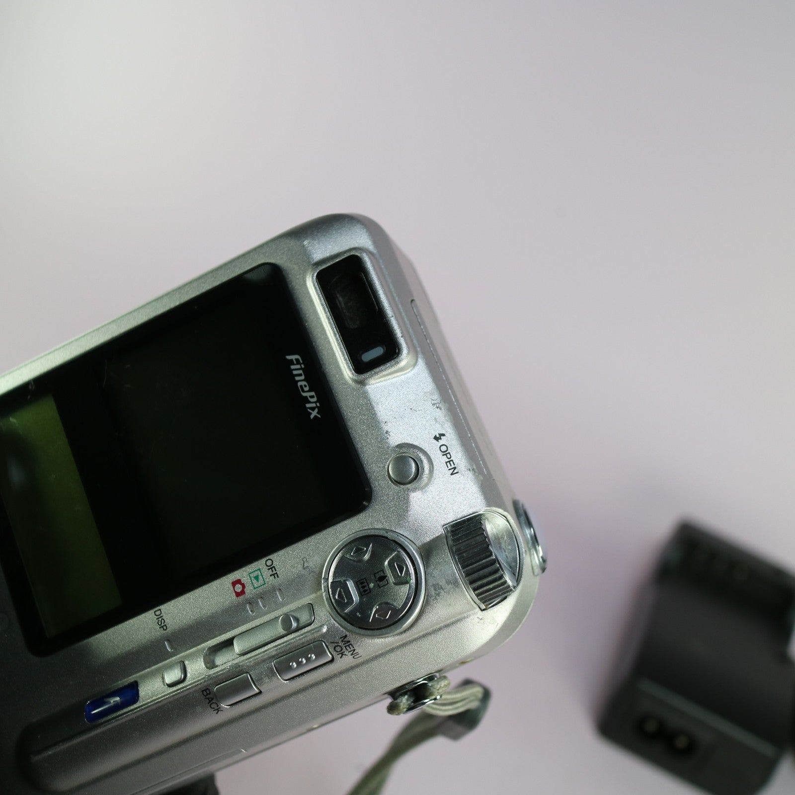 Fujifilm Digital Camera FinePix F610 6.3MP Silver Tested Full Working Set