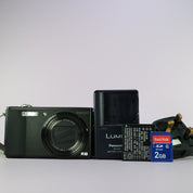 Ricoh Digital Camera R8 10.2MP Black Tested Full Working Set