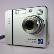 Fujifilm Digital Camera FinePix F410 3.1MP Silver Tested Full Set