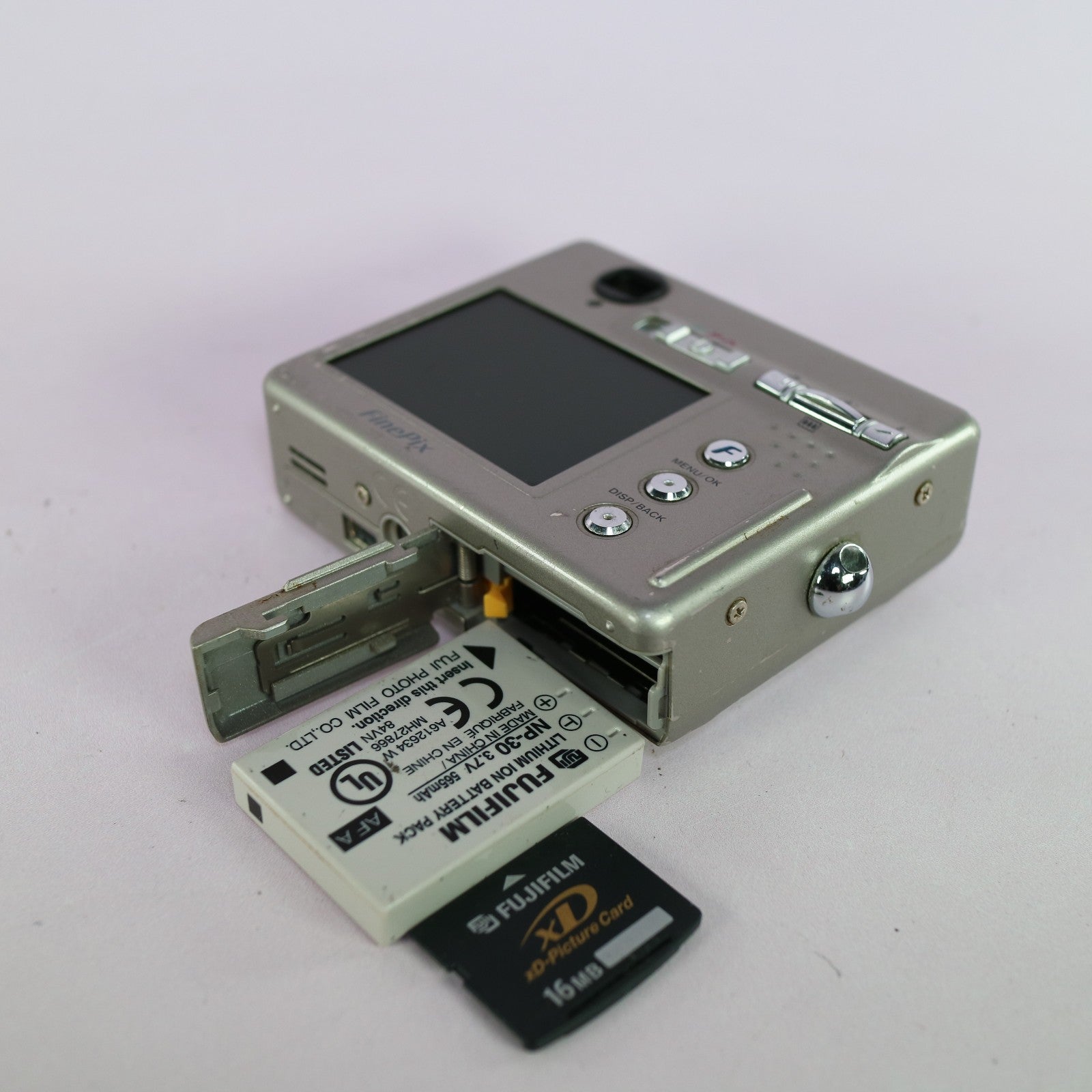 Fujifilm Digital Camera FinePix F450 5.2MP Silver Tested With xD Card