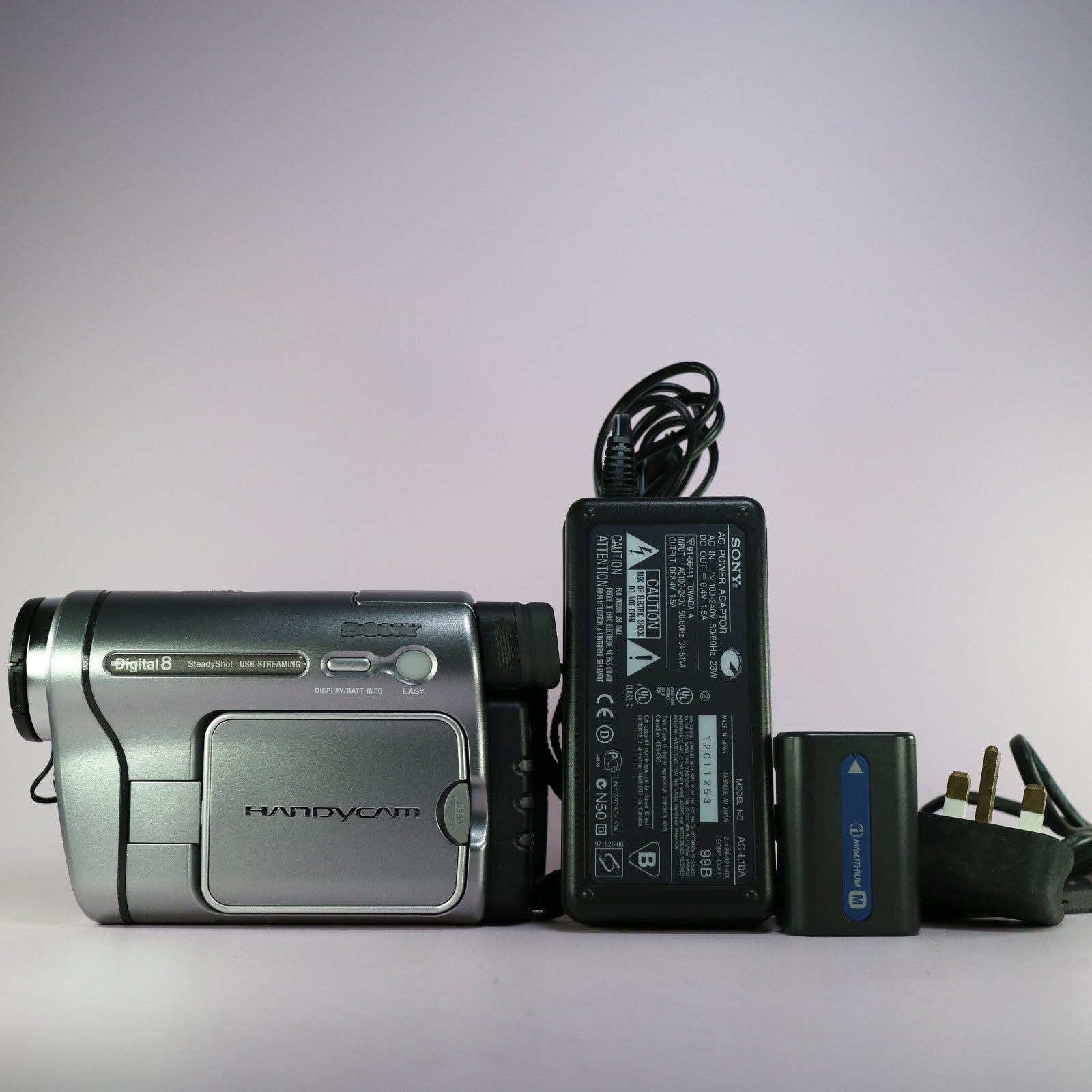 Sony Handycam DCR-TRV285E Handheld Digital8 8mm Camcorder Silver Tested Full Set
