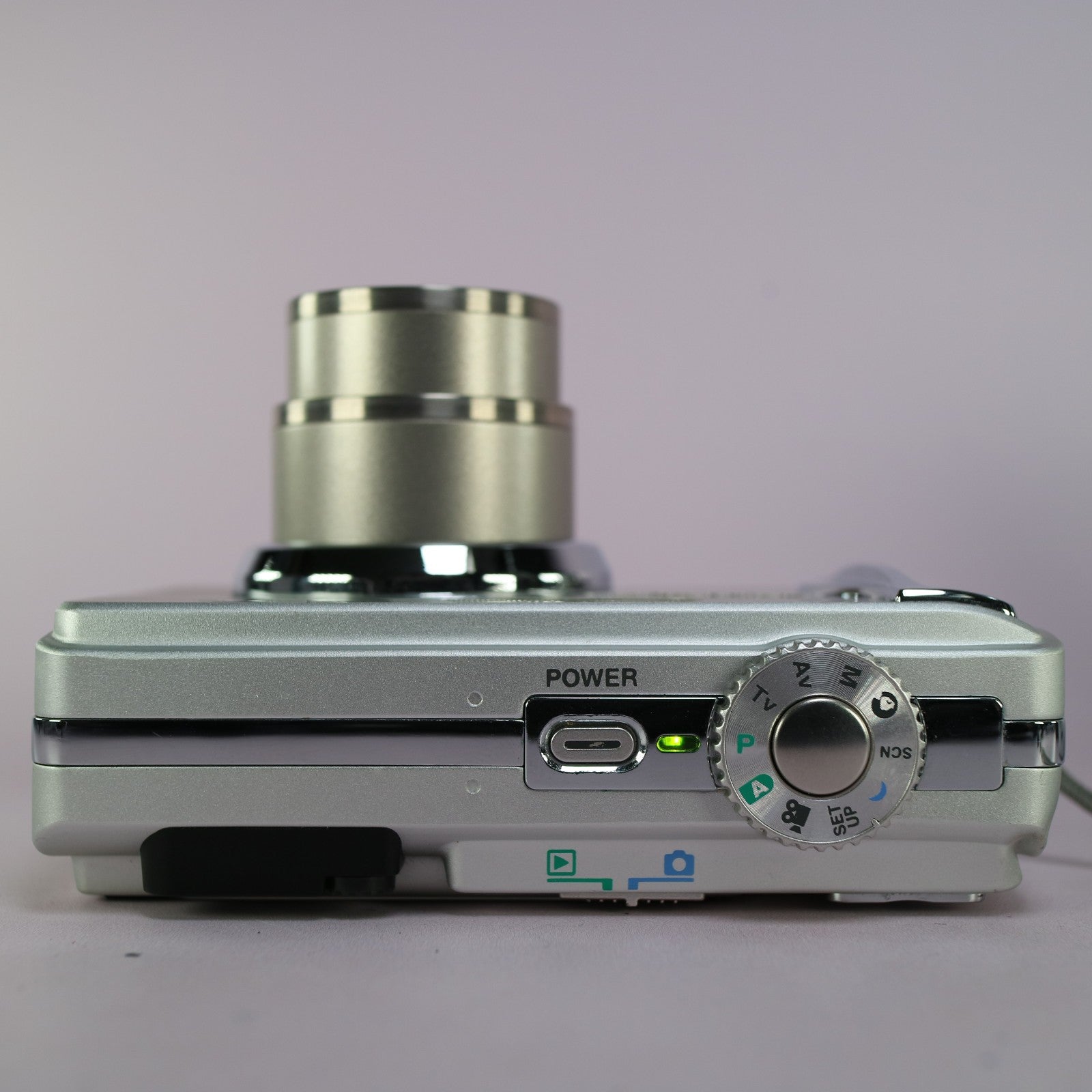 Traveler Digital Camera DC-8300 8.1MP Silver Tested Full Working Set