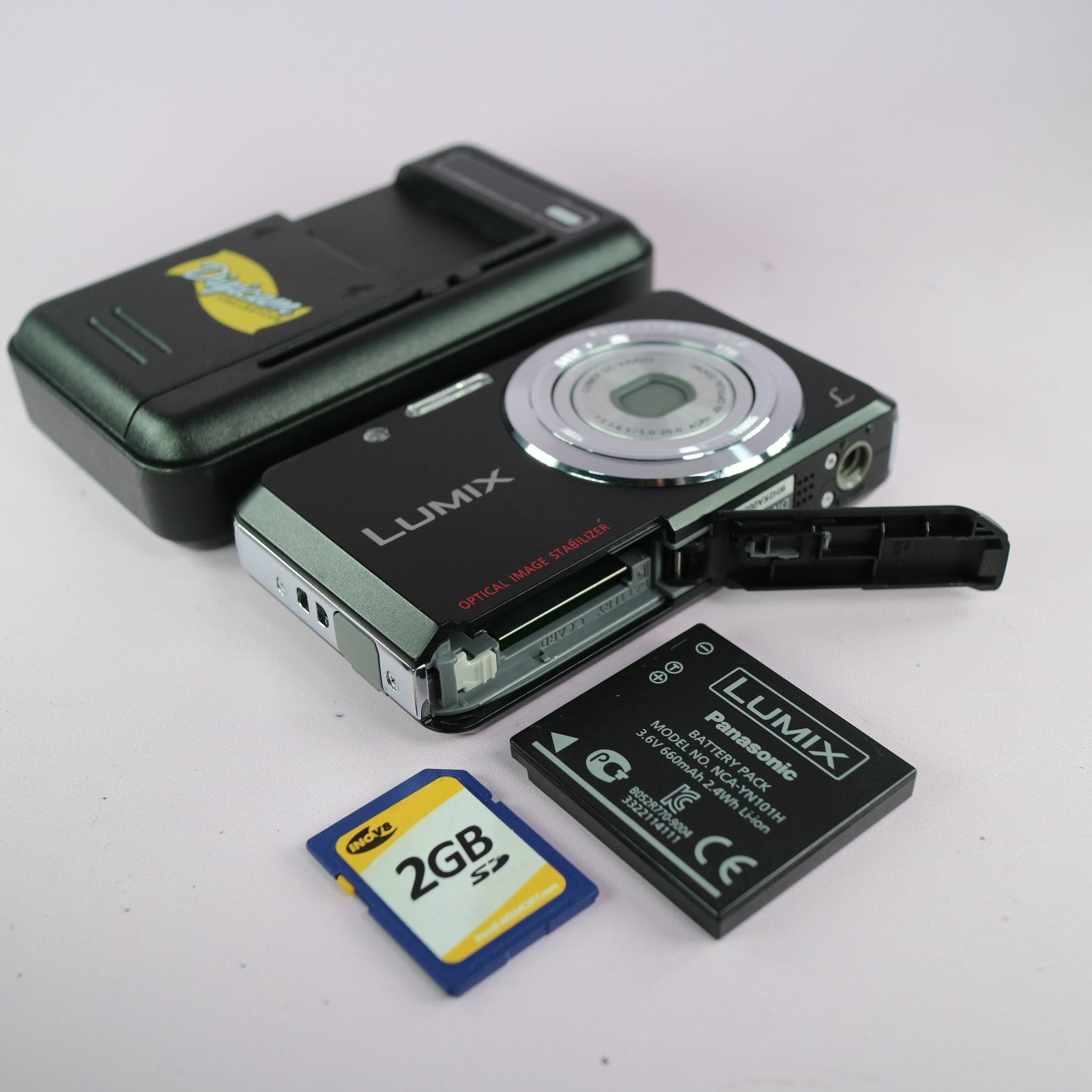 Panasonic Digital Camera Lumix DMC-FS28 14.1MP Black Tested Full Working Set