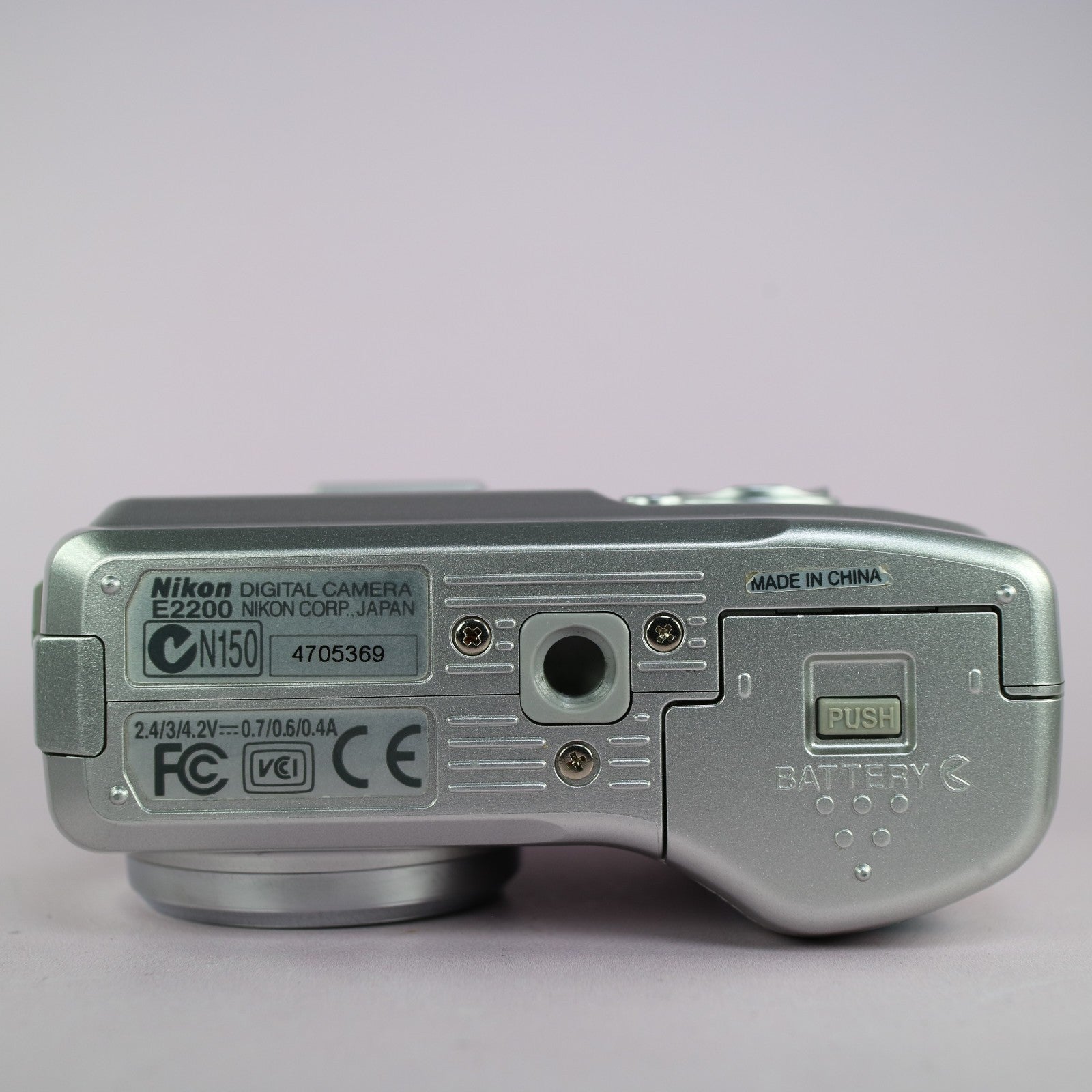 Nikon Digital Camera Coolpix 2200 2.0MP Silver Tested
