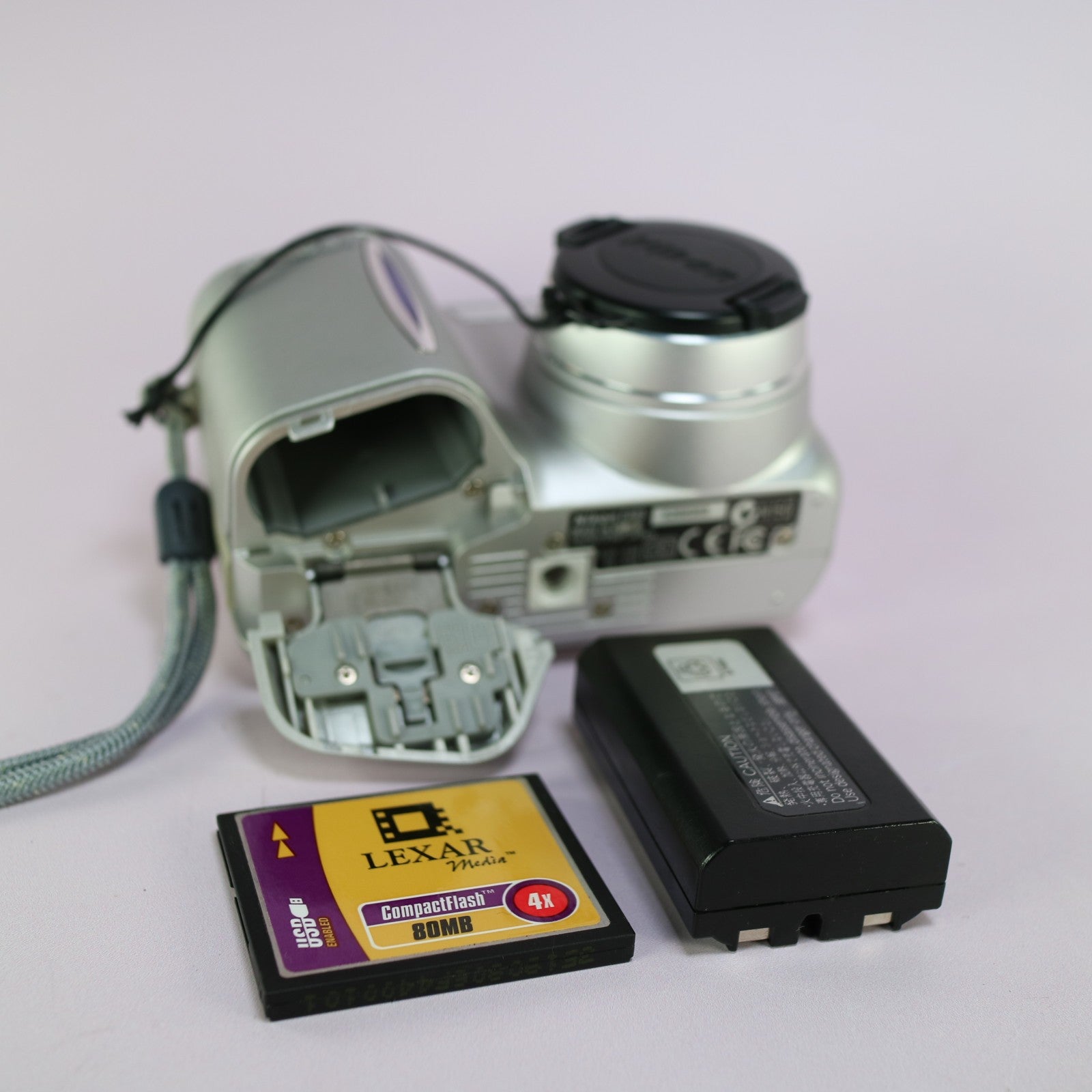 Nikon Digital Camera Coolpix 885 3.2MP Silver Tested