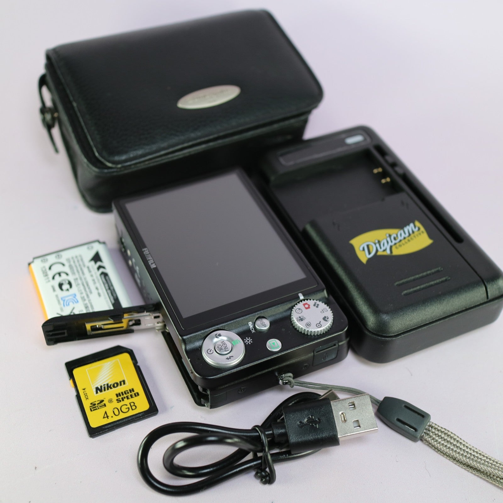 Fujifilm Digital Camera FinePix J150w 10.0MP Black Tested Full Working Set