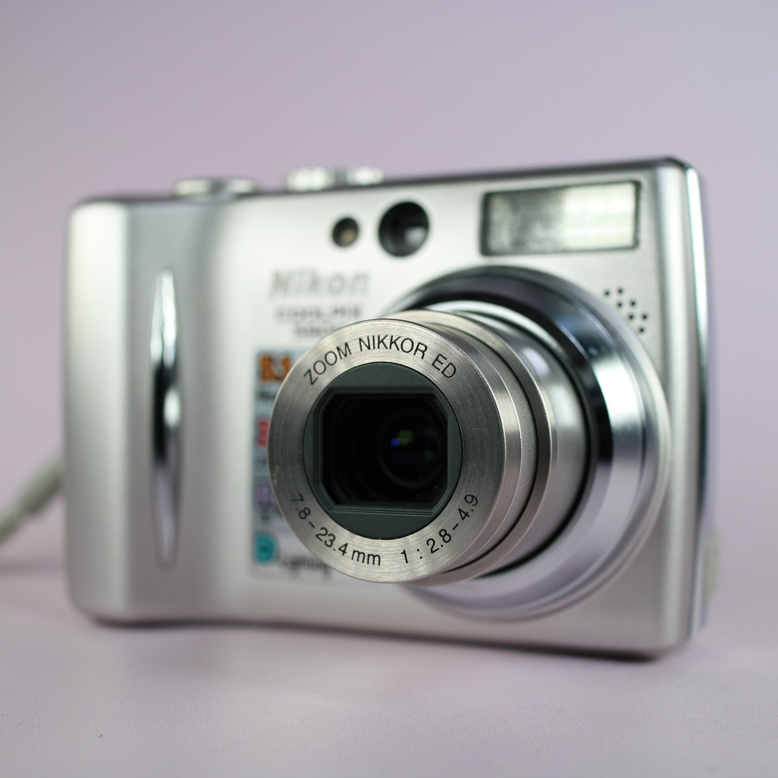 Nikon Digital Camera Coolpix 5900 5.1MP Silver Tested Full Working Set