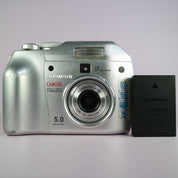 Olympus Camedia C-5000 Zoom 5.0MP Compact Digital Camera Silver Tested