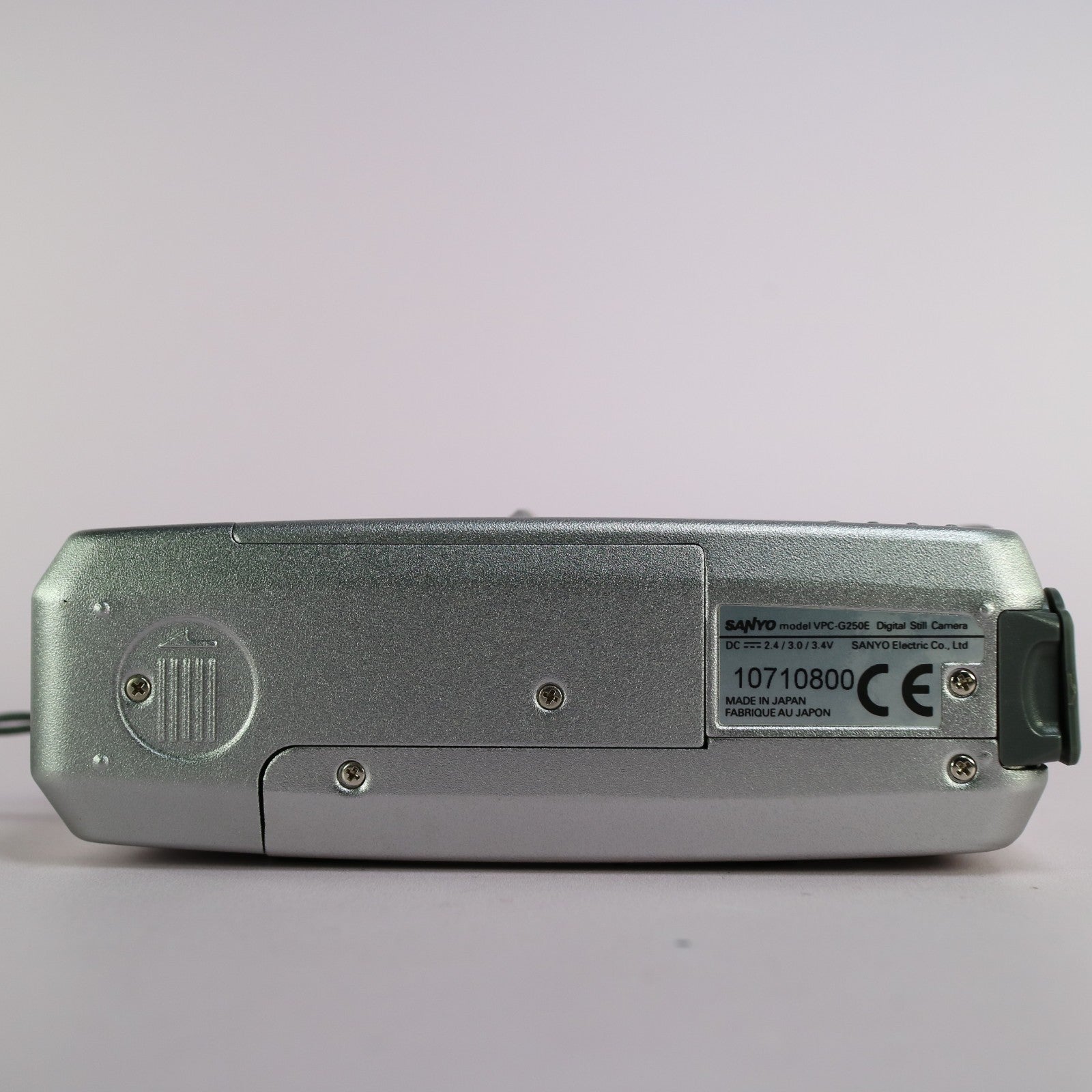 Sanyo Digital Camera VPC-G250 0.4MP Silver Tested w/ Smartmedia card
