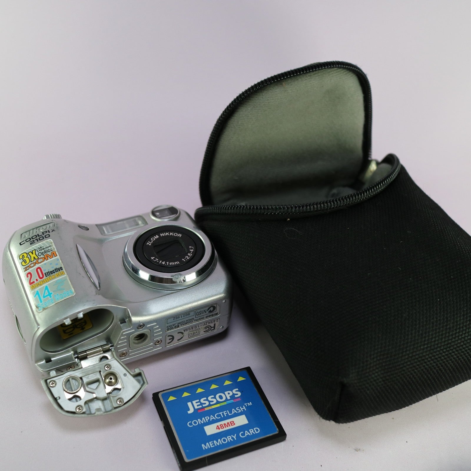 Nikon Digital Camera Coolpix 2100 2.0MP Silver Tested