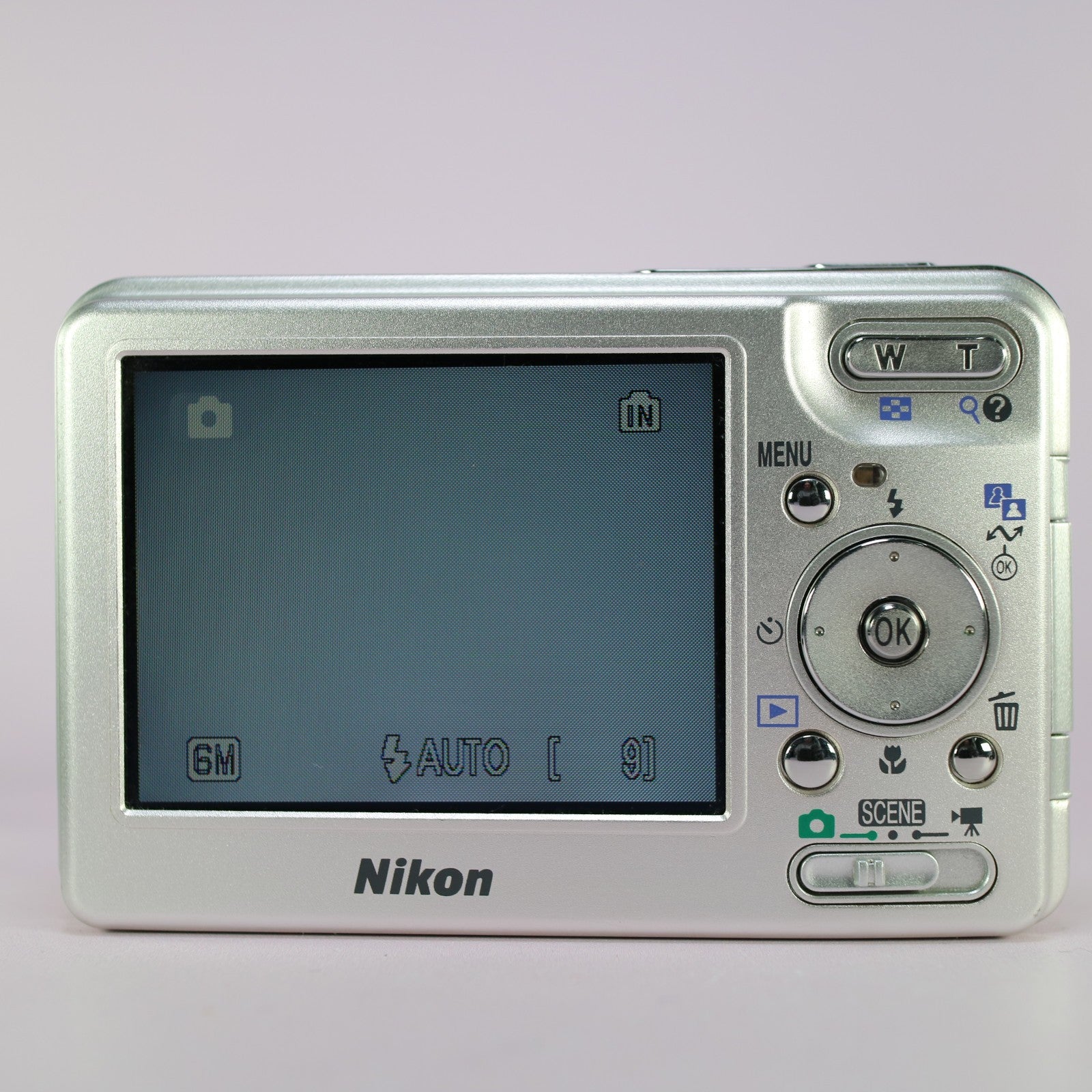 Nikon Digital Camera Coolpix S3 6.0MP Silver Tested Full Working Set
