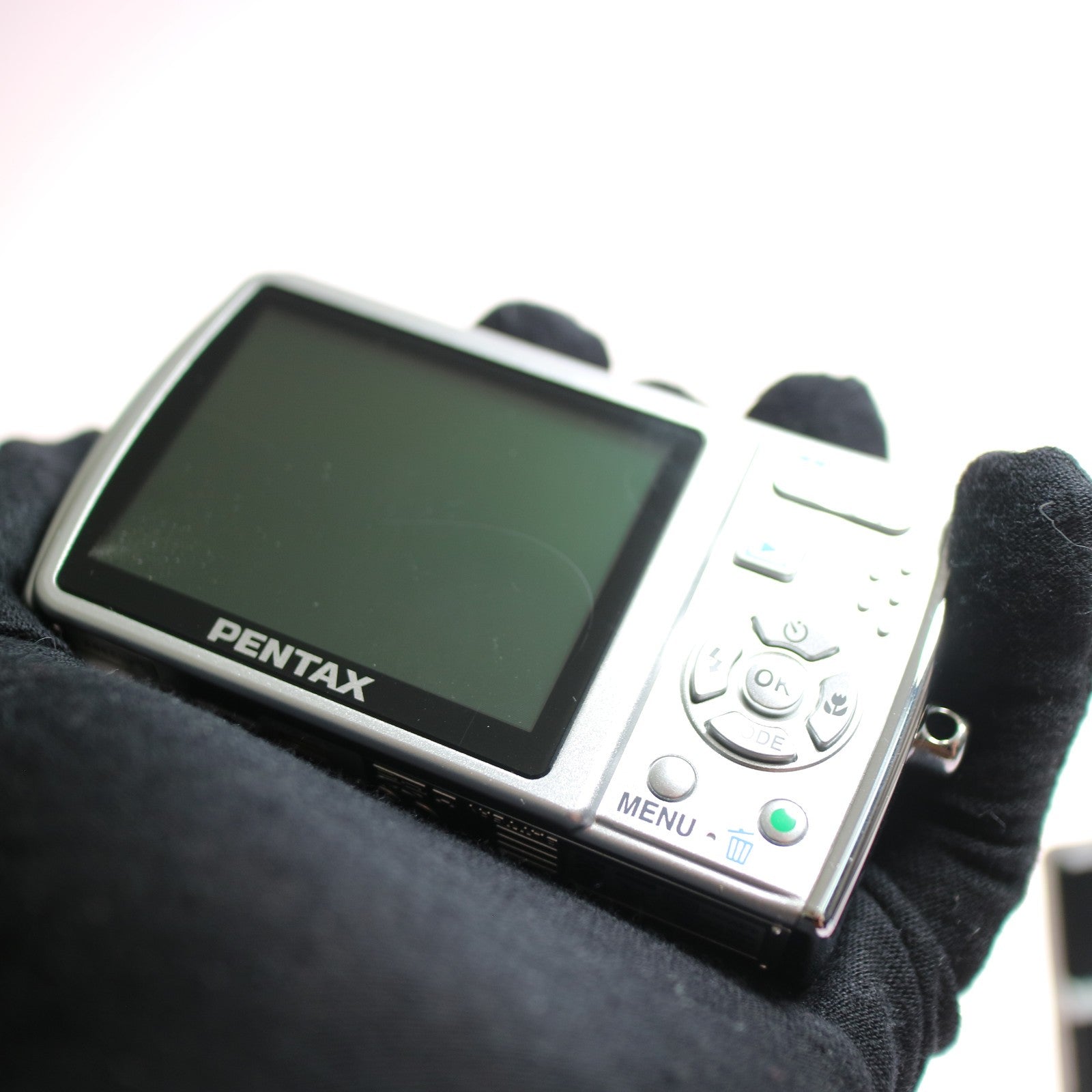 Pentax Optio M40 8.0MP Compact Digital Camera Silver Tested Full Working Set