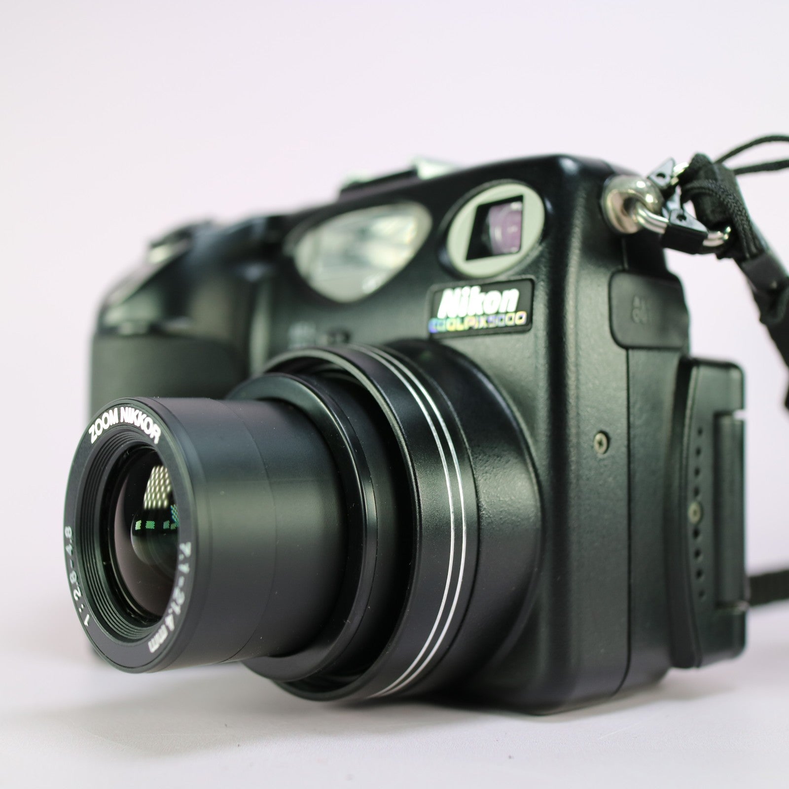 Nikon Digital Camera Coolpix 5000 5.1MP Flip Screen Black Tested