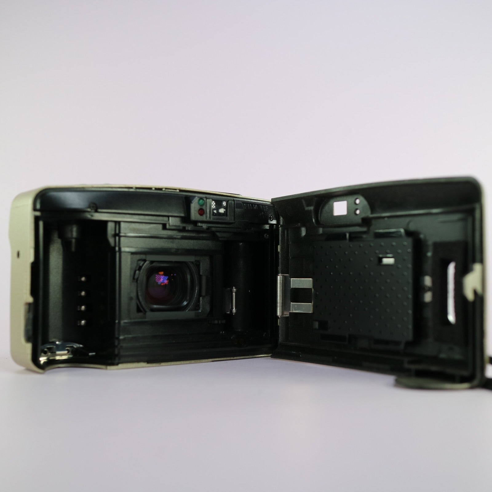 Samsung Slim Zoom 70G 35mm Film Point And Shoot Camera Silver Tested