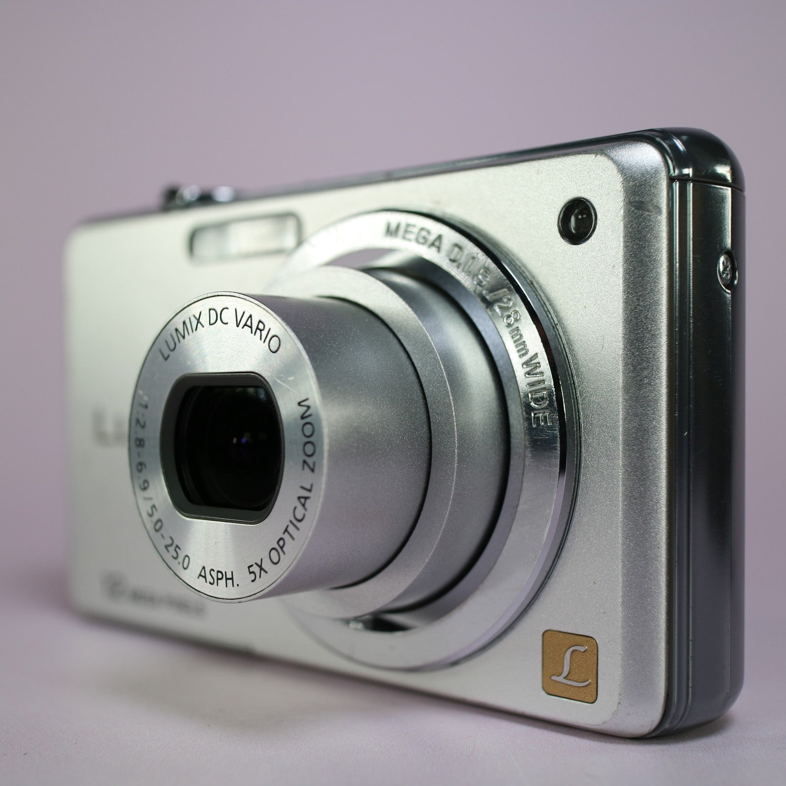 Panasonic Lumix DMC-FS10 12.1MP Digital Camera Silver Tested Full Working Set