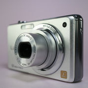 Panasonic Lumix DMC-FS10 12.1MP Digital Camera Silver Tested Full Working Set