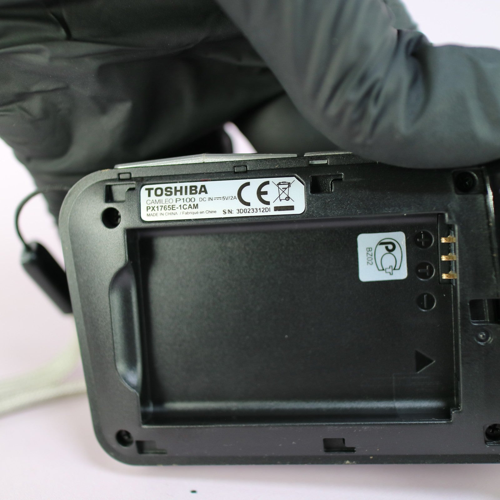 Toshiba Camileo P100 Compact Handheld HD Video Camcorder Black Tested