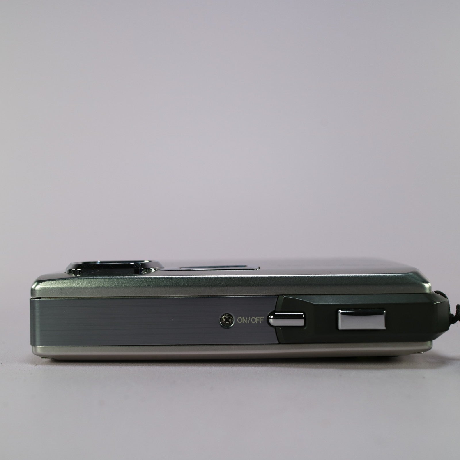 Traveler Digital Camera UW 8 8.0MP Underwater Silver Tested Full Working Set