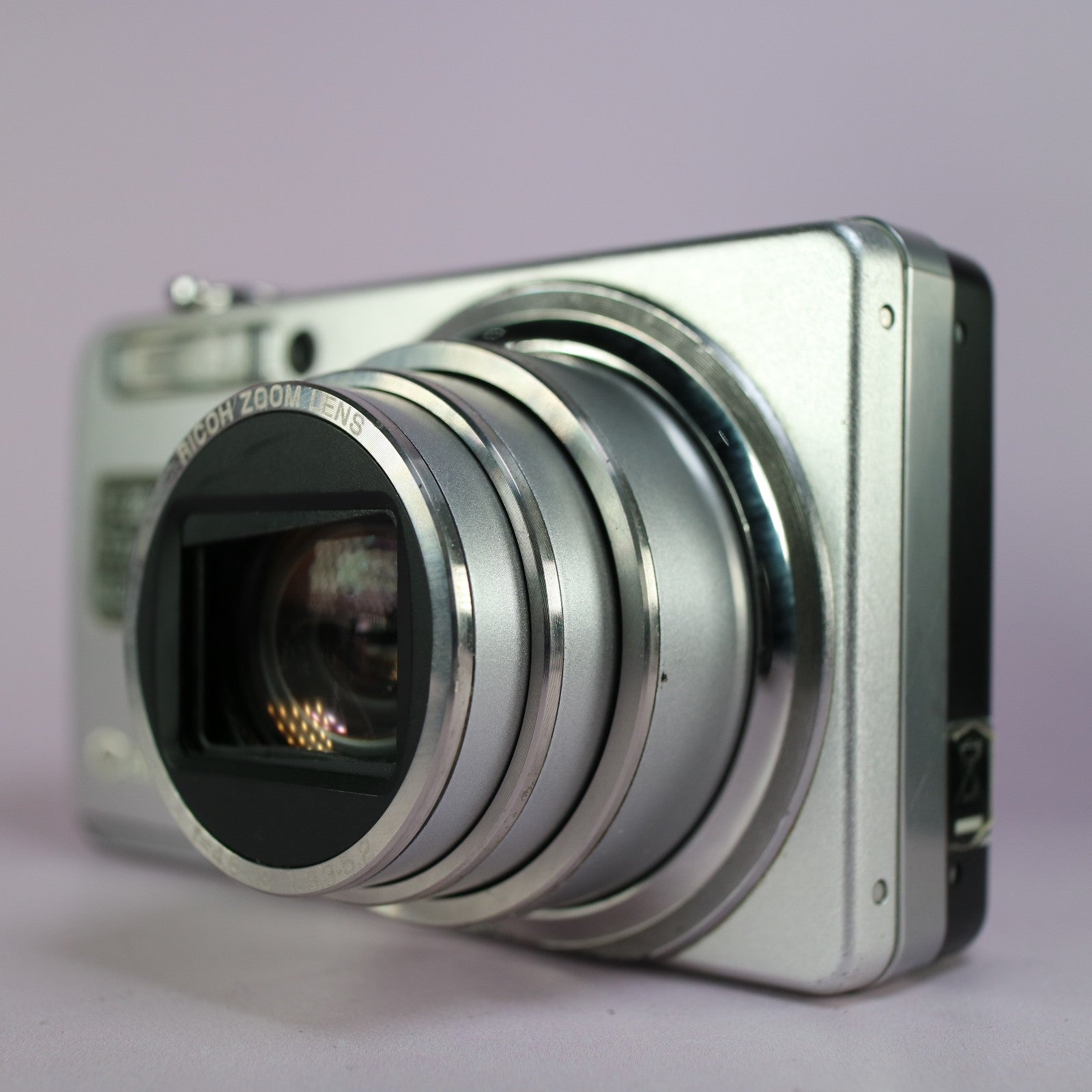 Ricoh Digital Camera Caplio R7 8.2MP Silver Tested Full Working Set