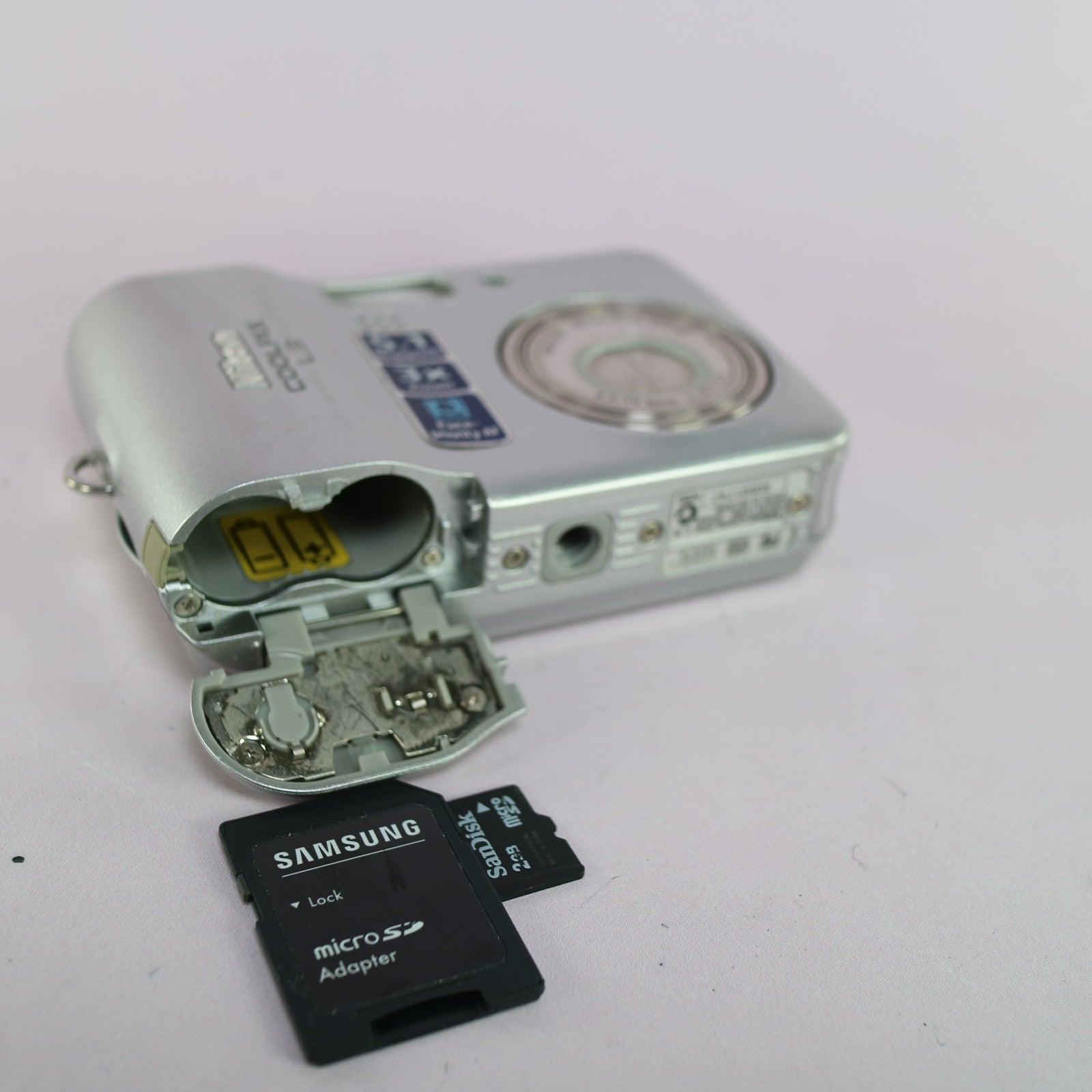 Nikon Digital Camera Coolpix L3 5.1MP Silver Tested