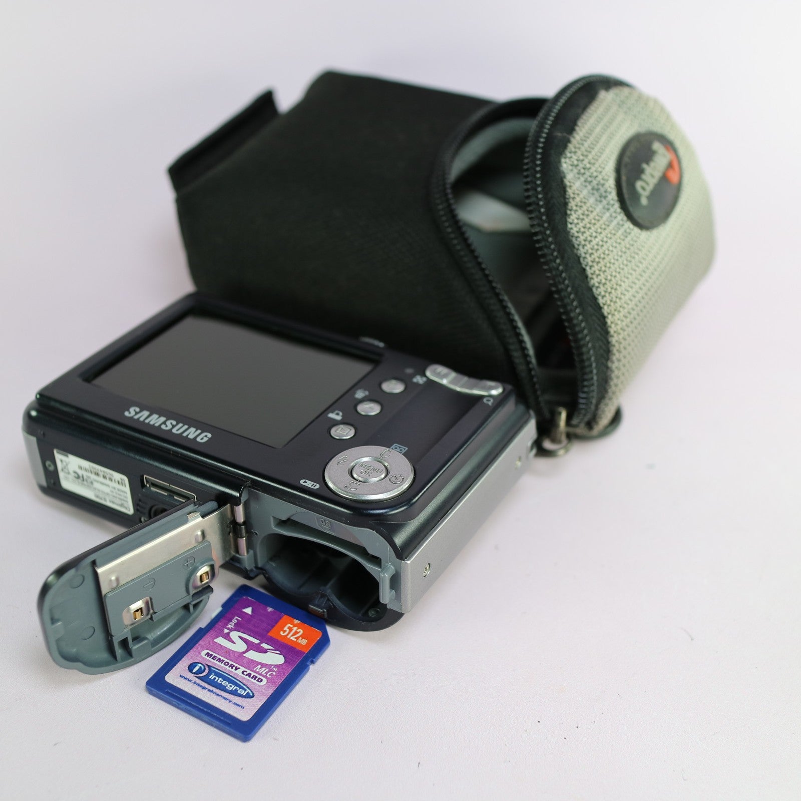 Samsung Digimax S700 7.2MP Compact Digital Camera Black Tested