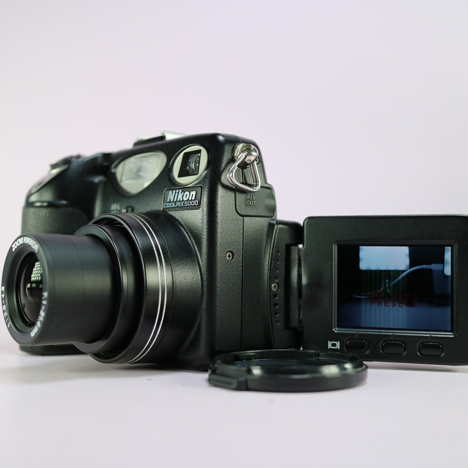 Nikon Digital Camera Coolpix 5000 5.1MP Flip Screen Black Tested Full Set