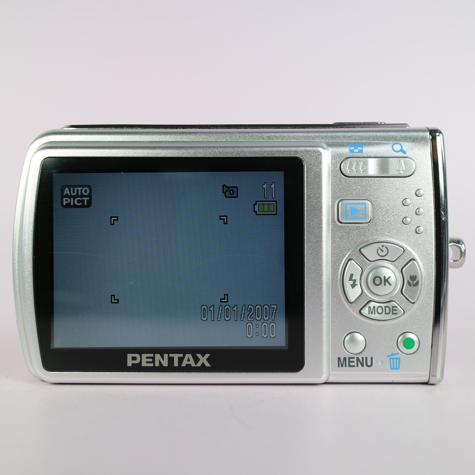 Pentax Optio M40 8.0MP Compact Digital Camera Silver Tested Full Working Set