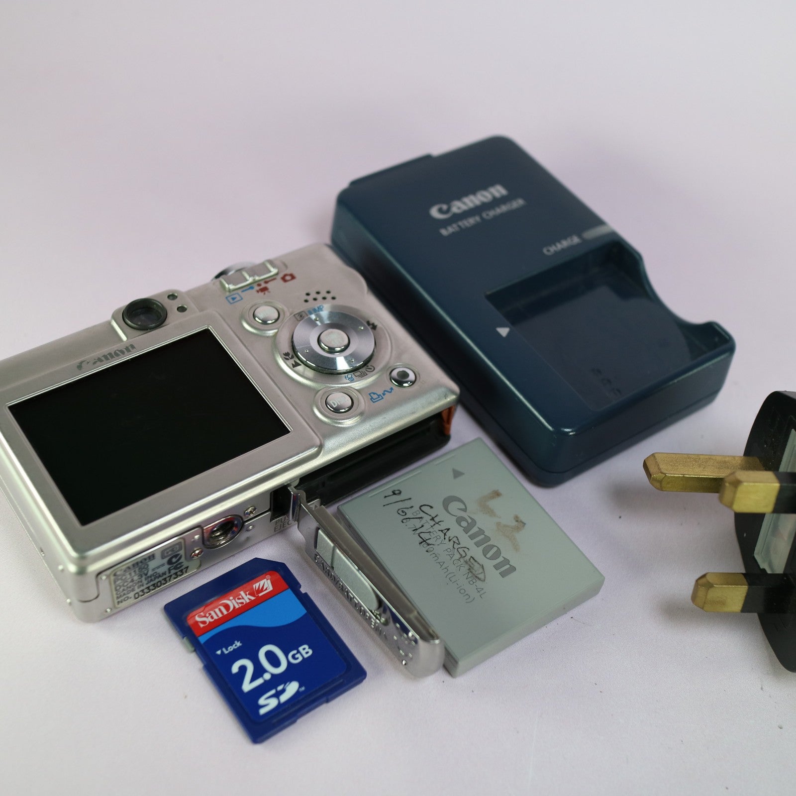 Canon Digital Camera IXUS 50 PowerShot SD400 5.0MP Silver Tested Full Set