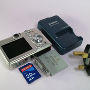 Canon Digital Camera IXUS 50 PowerShot SD400 5.0MP Silver Tested Full Set