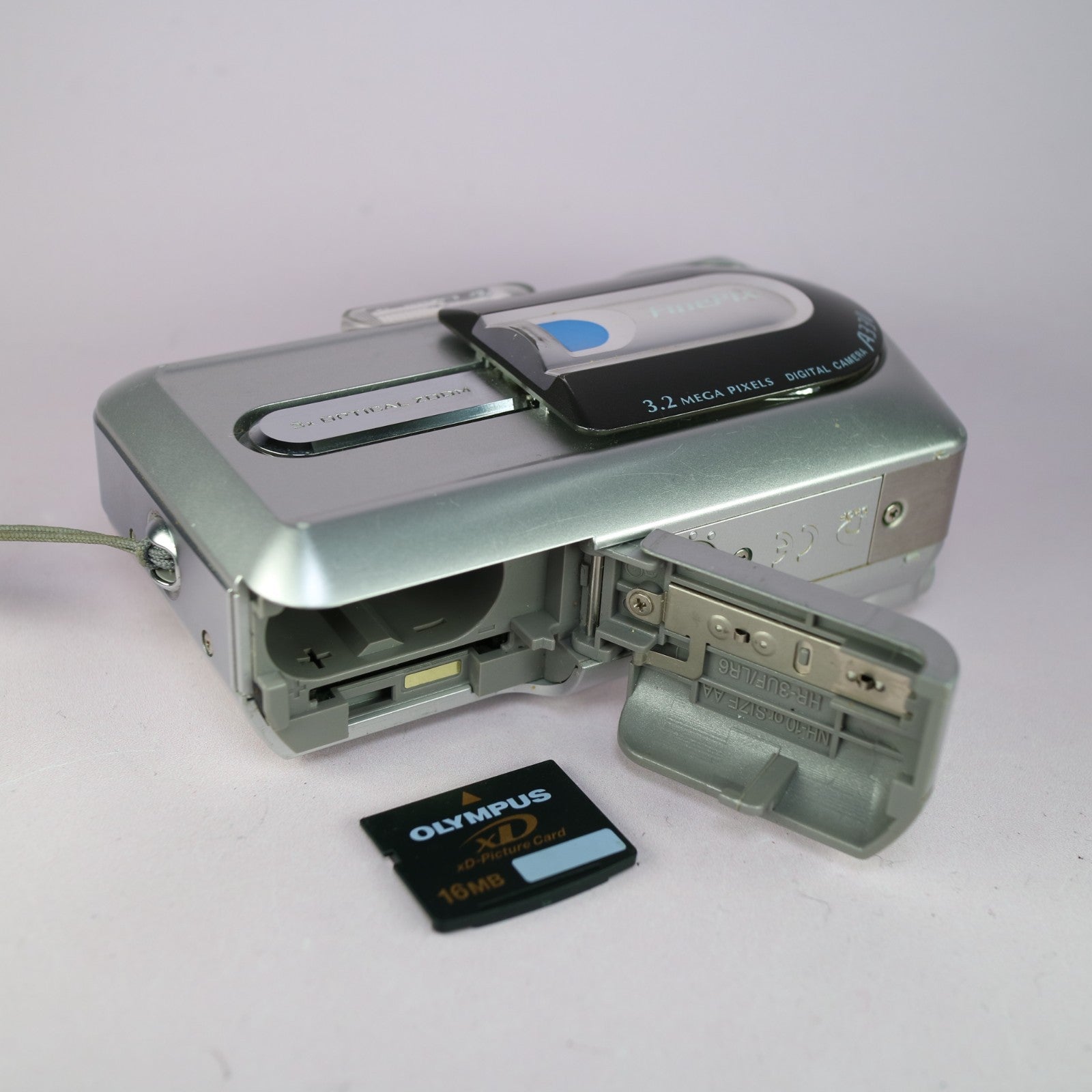 Fujifilm Digital Camera FinePix A330 3.2MP Silver Tested With xD Card
