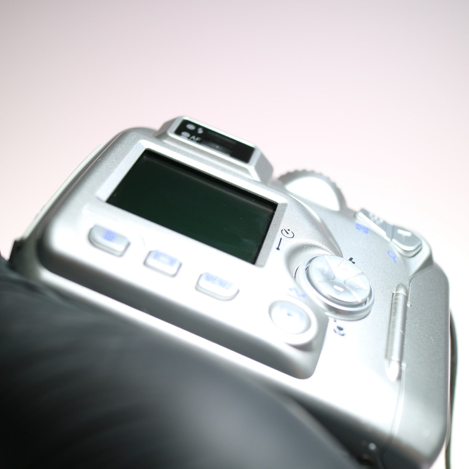 Nikon Digital Camera Coolpix 2100 2.0MP Silver Tested