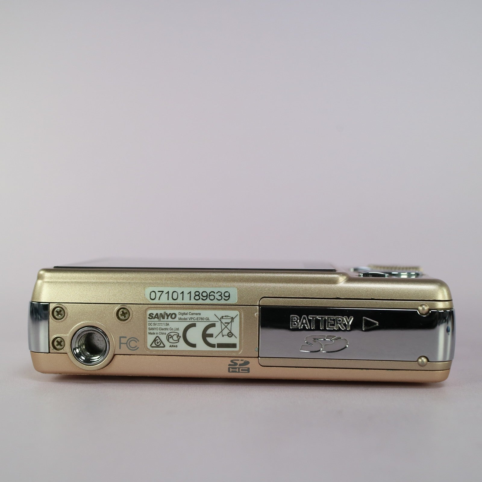 Sanyo VPC-E760 7.1MP Compact Digital Camera Gold Tested Full Working Set