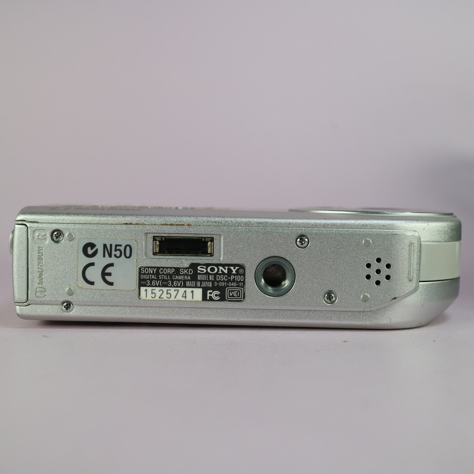 Sony Cybershot DSC-P100 5.1 MP Digital Camera Silver Tested W/ Battery + Charger