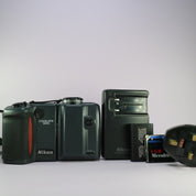 Nikon Digital Camera Coolpix 995 3.2MP Black Tested Full Working Set