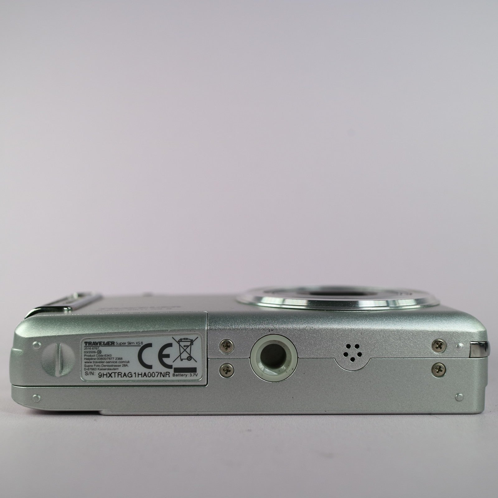 Traveler Digital Camera Super Slim XS 8 8.0MP Silver Tested Full Working Set